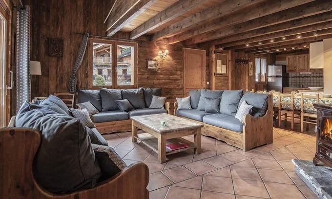 Saint-Marcel Apartment | 2nd floor, fitness, sauna, balcony, fireplace or stove, parking, tv, ski locker, 115m²
