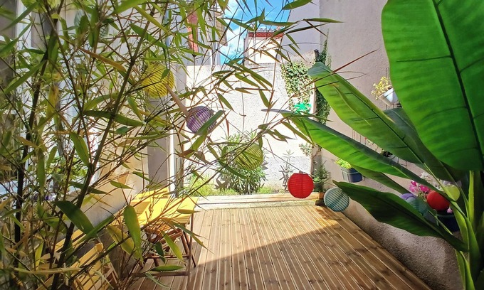 Issoire House | 2room with wooden terrace, 5mn from downtown, very quiet and outside courtyard