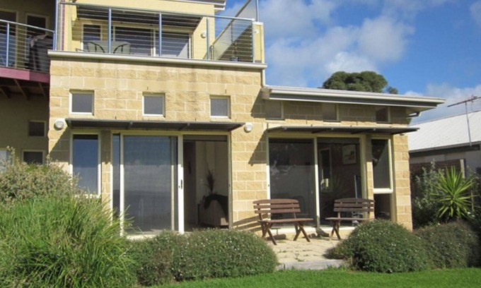 Newhaven Apartment | 3/11 Cleeland Street, Newhaven