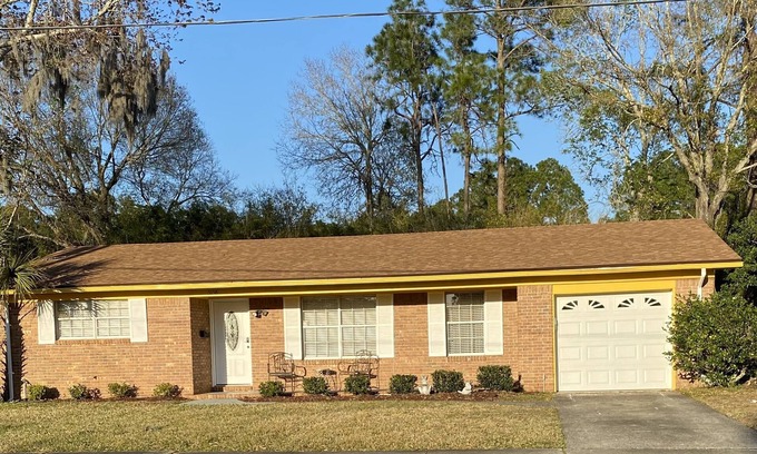 Southpoint House | 3/2 Beautiful Single Family"BrightHouse"I- 4U
