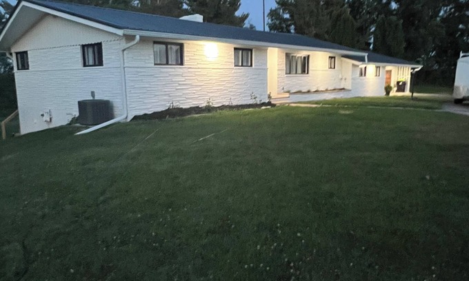 Clare Apartment | 3/2 Clare, MI Quaint Guest House with scenic views!