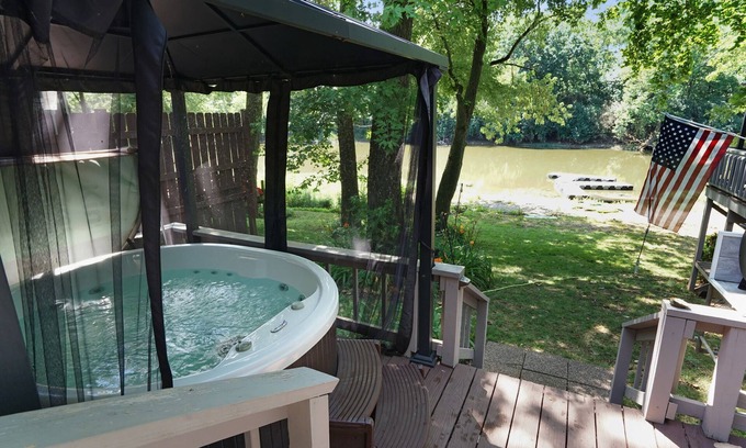 Indianapolis House | 3 BDRM River Retreat w/hot tub