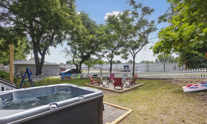 Michigan City House | 3 Beach Homes w/Hot Tubs | Sleeps 40+ | Walkable