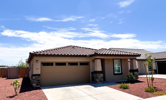 Casa Grande House | 3 bed 2 bath home with all essentials included plus pet friendly!