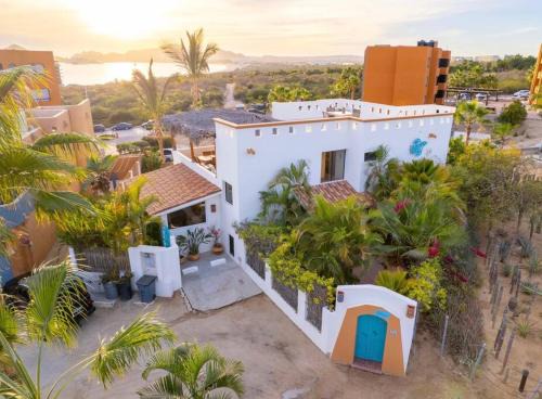 Cabo Bello House | 3 Bed 4 bath Ocean View with Heated Pool.