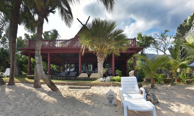 Bang Po Villa | 3 bed beach front villa