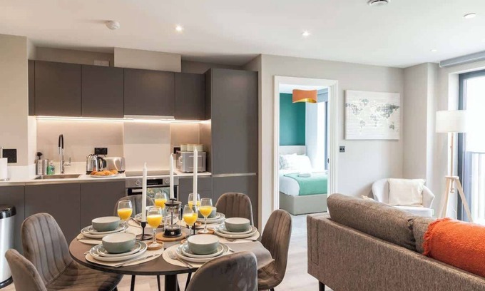 Holbeck Apartment | 3 Bed Flats near Station & City Centre - Sleeps 6