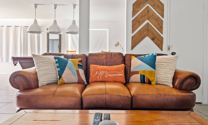 Joshua Tree House | 3 Bed Home Joshua Tree - Furnished - Near Hi Desert Medical & JT National Park