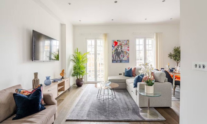 Westminster Apartment | 3 Bed Modern Apartment Opposite Buckingham Palace
