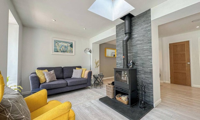 Hereford House | 3 bed - open plan - central home - Sleeps 5-6