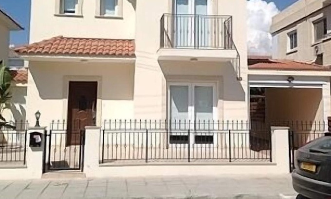 Oroklini Villa | 3 Bed Villa in Larnaca with Private Pool - 80 Metres from Beach