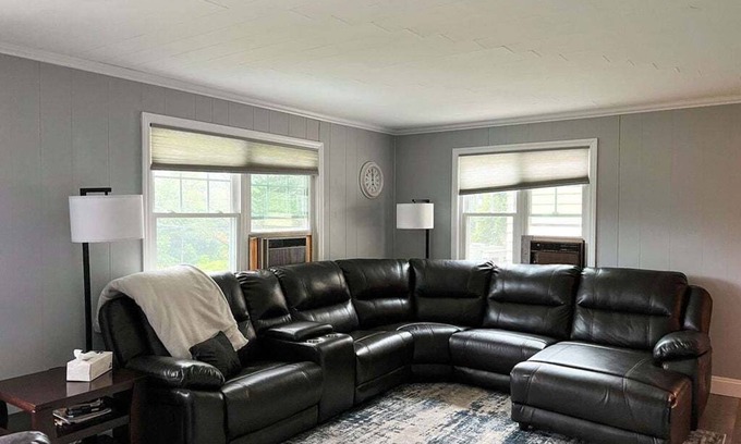 Flinton House | 3 BedR Home close to WaterParks, Museums & Trails