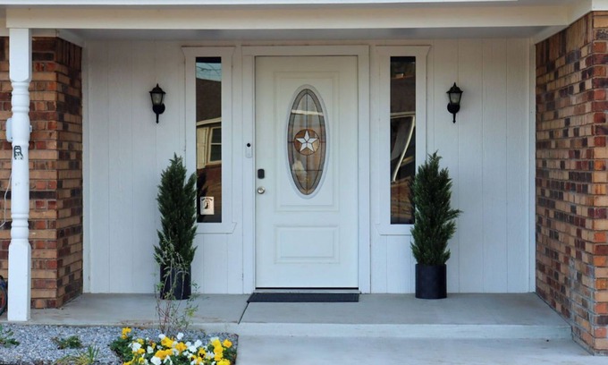 Amarillo House | 3-bedroom 2-bath home in Amarillo near hospitals, shopping and dining