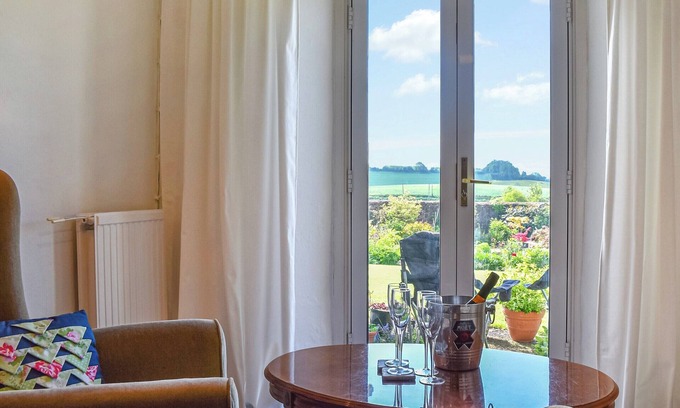 Fiddington Cottage | 3 bedroom accommodation in West Quantoxhead
