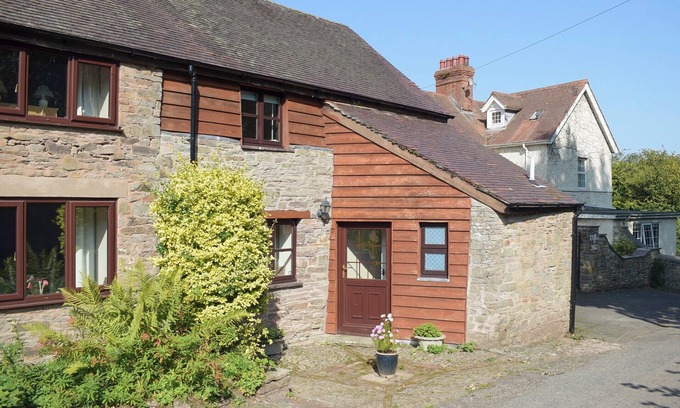 Westbrook Court Cottage | 3 bedroom accommodation in Clifford, near Hay on Wye
