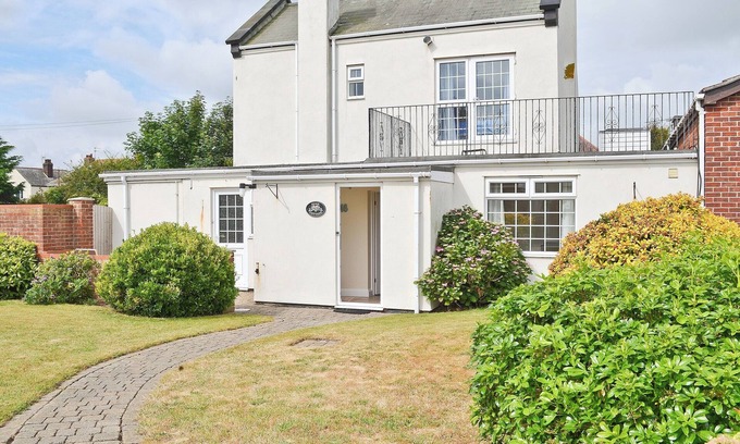 Caister-on-Sea Cottage | 3 bedroom accommodation in Caister-on-Sea
