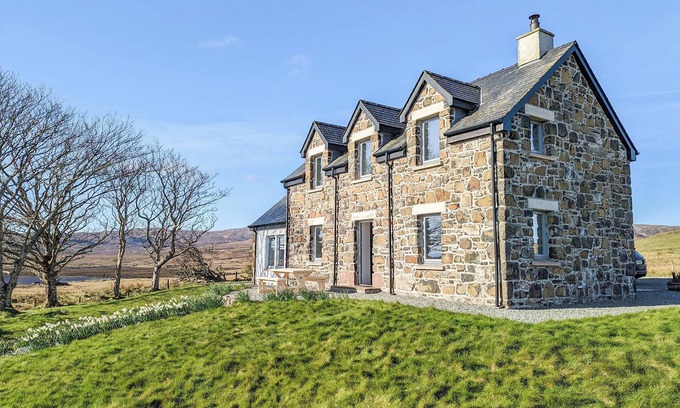 Uiginish Cottage | 3 bedroom accommodation in Uiginish, near Dunvegan
