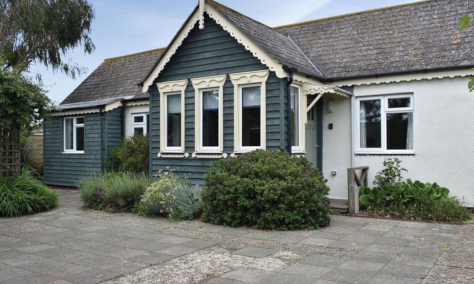 Middleton-on-Sea Cottage | 3 bedroom accommodation in Elmer, near Middleton on Sea
