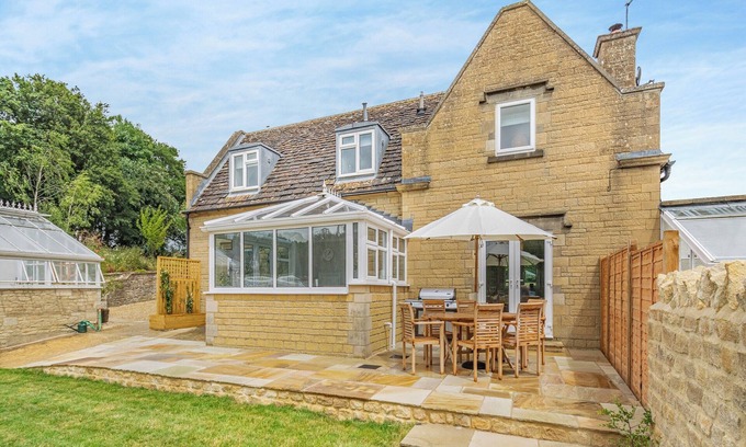 Malmesbury Cottage | 3 bedroom accommodation in Malmesbury