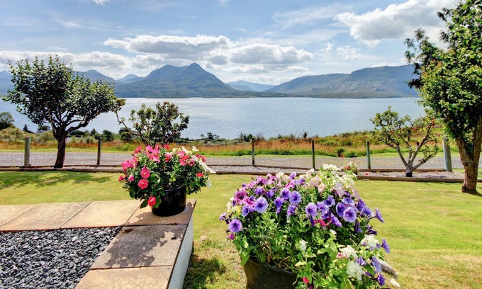 Achnasheen Cottage | 3 bedroom accommodation in Craigloiste, Inver Alligan, Torridon