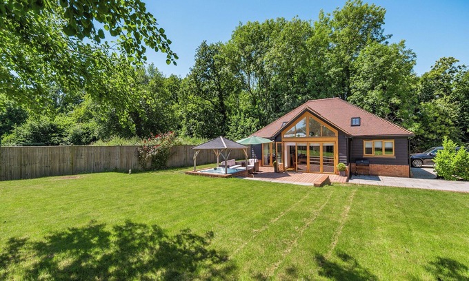 Maidstone Cottage | 3 bedroom accommodation in Sutton Valence, near Maidstone