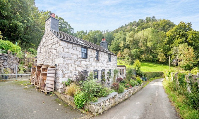 Rhyd-y-foel Cottage | 3 bedroom accommodation in Abergele