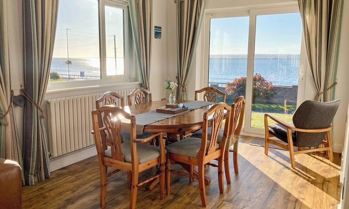 Llanrhidian Higher Cottage | 3 bedroom accommodation in Penclawdd, near Swansea