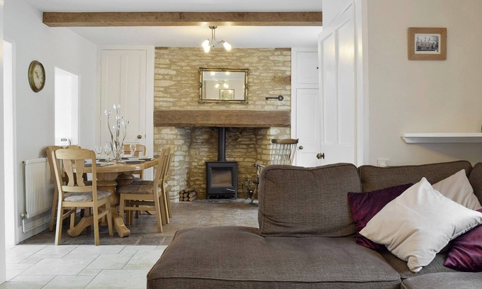 Bampton Cottage | 3 bedroom accommodation in Bampton, near Witney