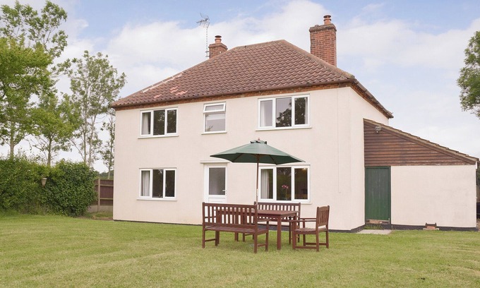 Beccles Cottage | 3 bedroom accommodation in Frostenden, near Beccles