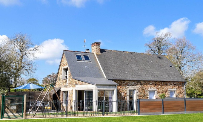 Vasteville House | 3 bedroom amazing home in LA HAGUE
