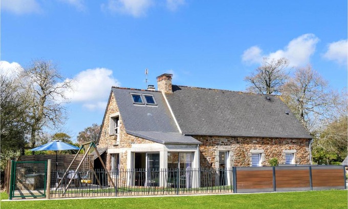 Vasteville House | 3 Bedroom Amazing Home In La Hague