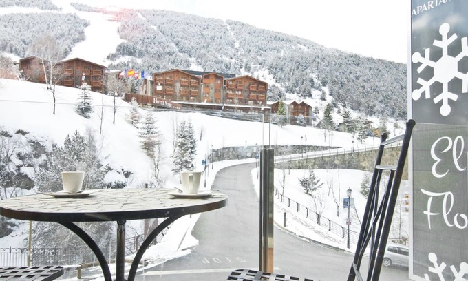 El Tarter Apartment | 3 Bedroom Apartment next to ski slopes. 7 pax. FLOC 22