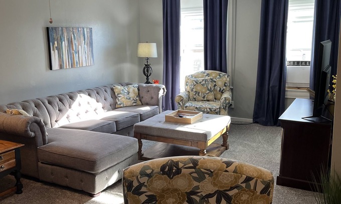 New Hampton Apartment | 3 Bedroom Apartment Above a Bar in Downtown New Hampton