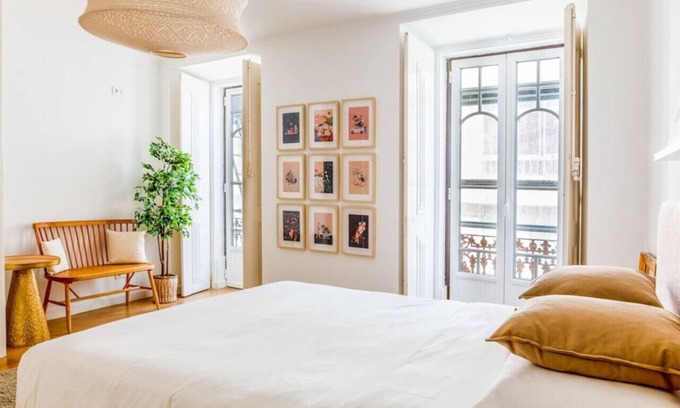 Cacilhas Apartment | 3-bedroom Apt with Private Patio in Cacilhas!