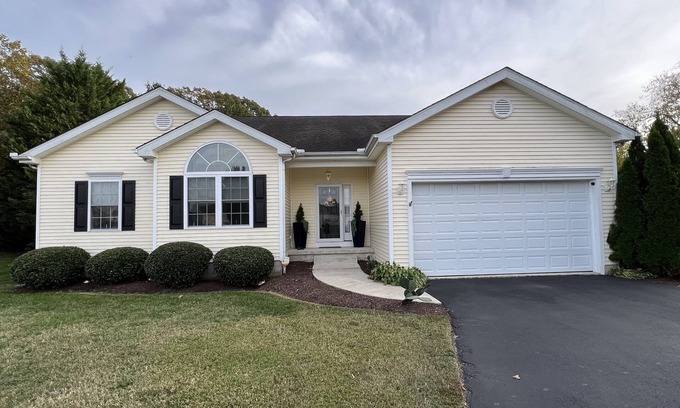 Keys Of Marsh Harbor House | 3 Bedroom Beach Home 1 mile from Rehoboth boardwalk