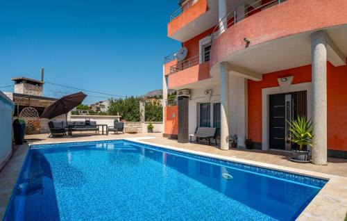Solin Apartment | 3 Bedroom Beautiful Apartment In Solin