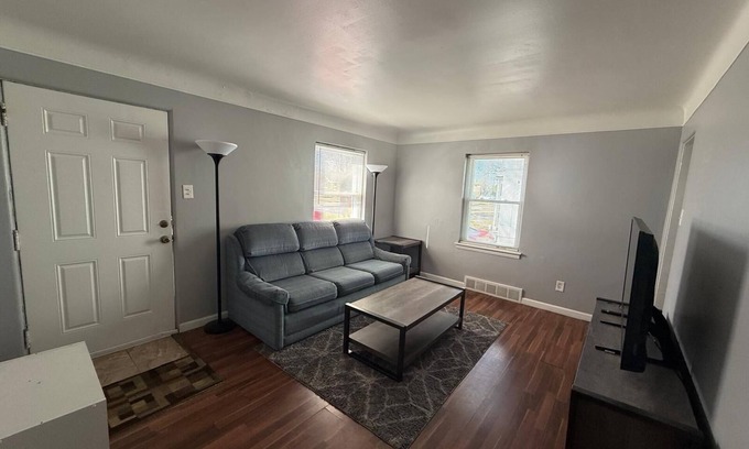 Oak Park Condo | 3-bedroom condo in charming Oak Park with WiFi, AC, laundry, garage and basement