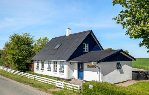 Bjerge House | 3 Bedroom Cozy Home In Store Fuglede