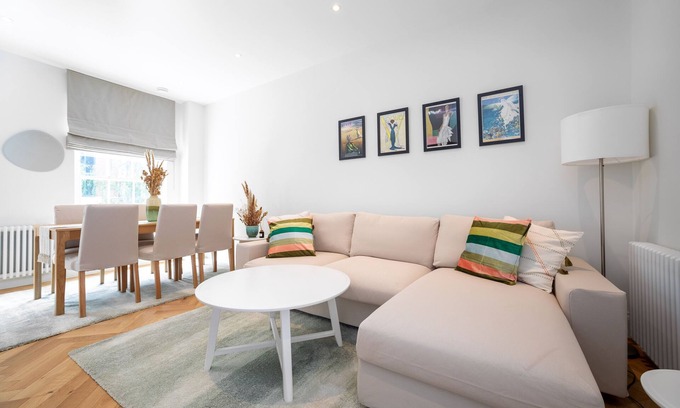 Vincent Square Apartment | 3 Bedroom Flat With Terrace in Central London