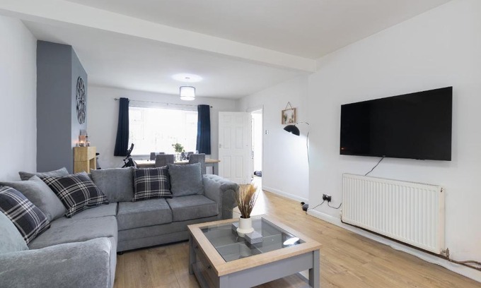 Weston on Trent House | 3 Bedroom Home with Private Driveway