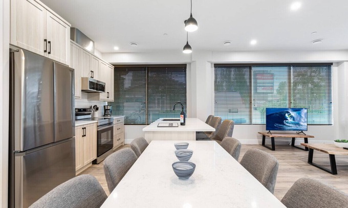 Regional District of Nanaimo Hotel | 3-bedroom house Daily/Monthly Rates Available