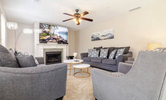 Lawrenceville House | 3-bedroom house in charming Lawrenceville with Game Room, Arcade, WiFi, AC.