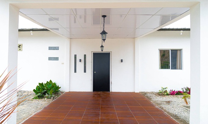 Ayangue House | 3-bedroom house in charming Ayangue with WiFi with many other amenities.