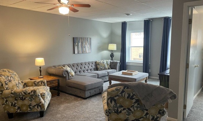 New Hampton Apartment | 3 Bedroom Retreat in the Heart of Downtown New Hampton
