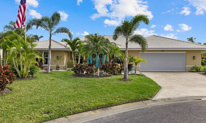 Plantation House | "3-Bedroom Retreat in Venice with Scenic Views!"