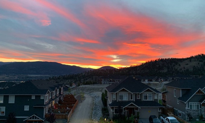 Okanagan-Similkameen House | 3 Bedroom Sleeps 8Great View New Home Sendero Canyon available all summer