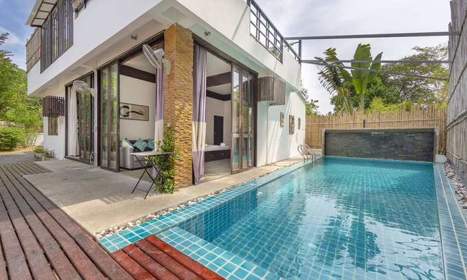 Koh Tao House | 3 Bedroom Stunning Two-story Private Pool Villa . Walk to the beach!