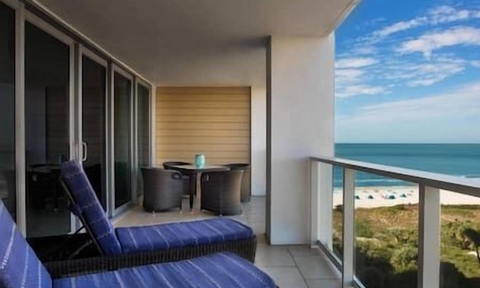 Marco Island Hotel | 3 Bedroom Suite Crystal Shores Beachfront Resort