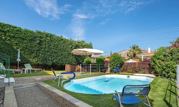 Saronikos House | 3 Bedroom Villa with private pool in Lagonisi