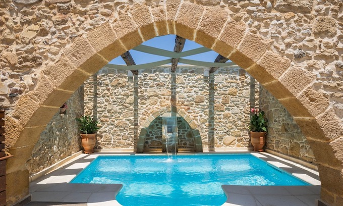 Drapanias Villa | 3-bedroom Villa with Private Pool & Jacuzzi by Delfus